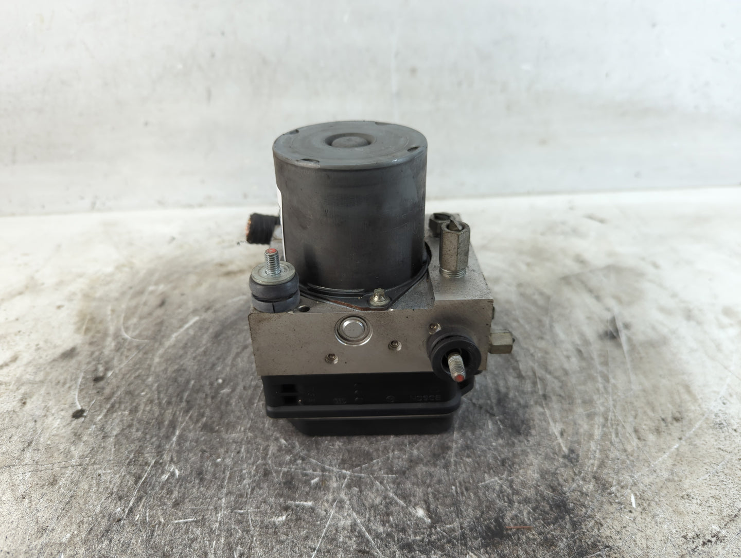 2010-2013 Suzuki Kizashi ABS Pump Control Module Replacement P/N:56110-57L03 Fits Fits 2010 2011 2012 2013 OEM Used Auto Par