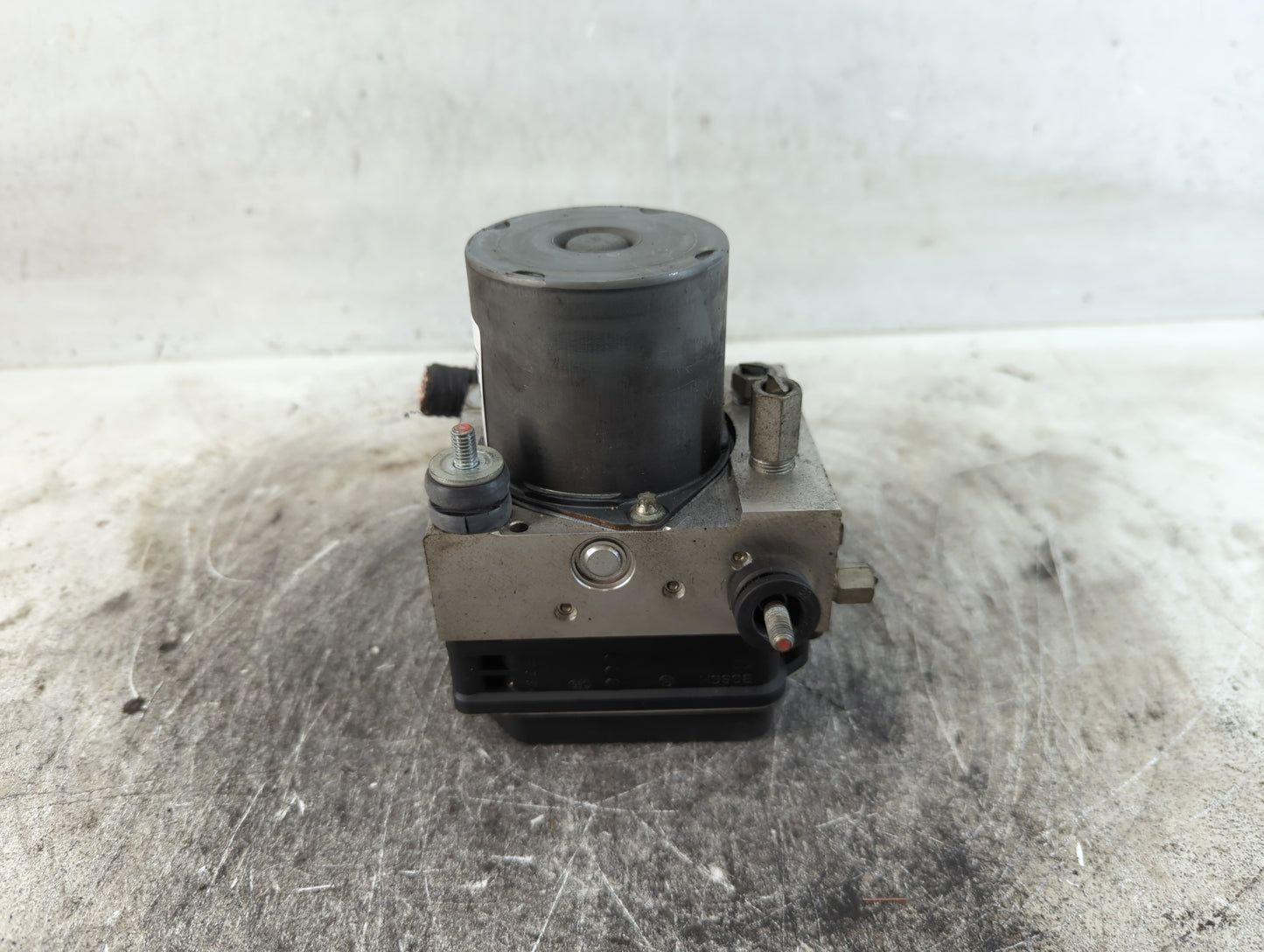 2010-2013 Suzuki Kizashi ABS Pump Control Module Replacement P/N:56110-57L03 Fits Fits 2010 2011 2012 2013 OEM Used Auto Par