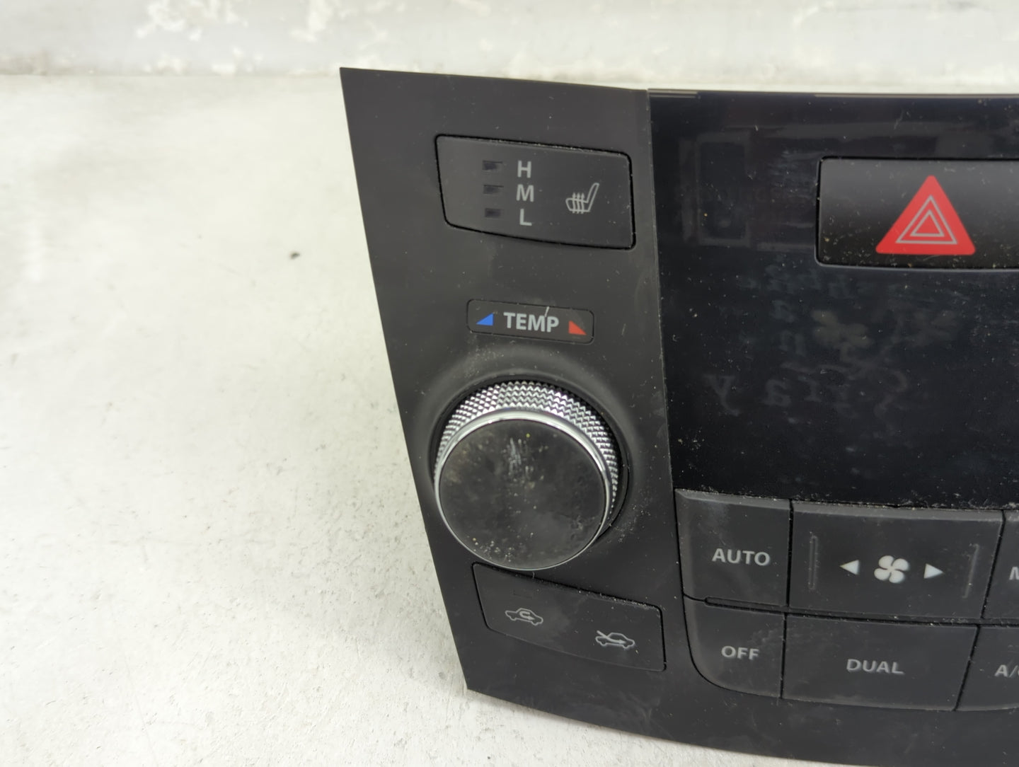 2011 Suzuki Kizashi Climate Control Module Temperature AC/Heater Replacement P/N:39510-57LA0 39510-57L8 Fits Fits 2010 2012 