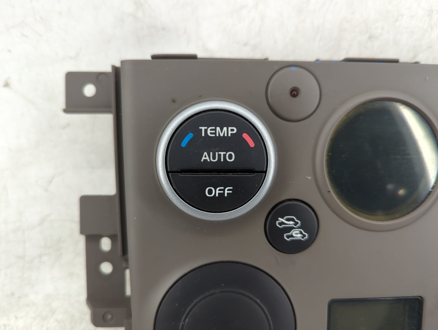2011 Suzuki Vitara Climate Control Module Temperature AC/Heater Replacement P/N:39520-80K70-CAU Fits Fits 2010 OEM Used Auto