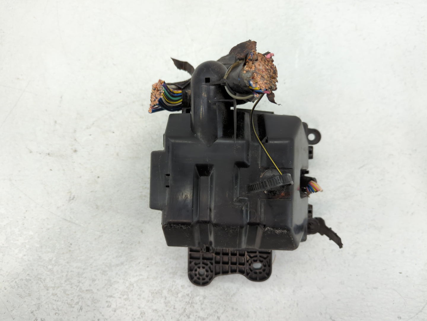 2011 Suzuki Vitara Fusebox Fuse Box Panel Relay Module P/N:8942 YA1 Fits Fits 2010 2012 2013 OEM Used Auto Parts - Oemusedau