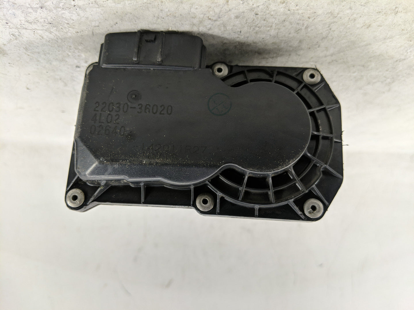 2013-2018 Toyota Avalon Throttle Body P/N:22030-36020 Fits Fits 2012 2013 2014 2015 2016 2017 2018 2019 2020 2021 OEM Used A