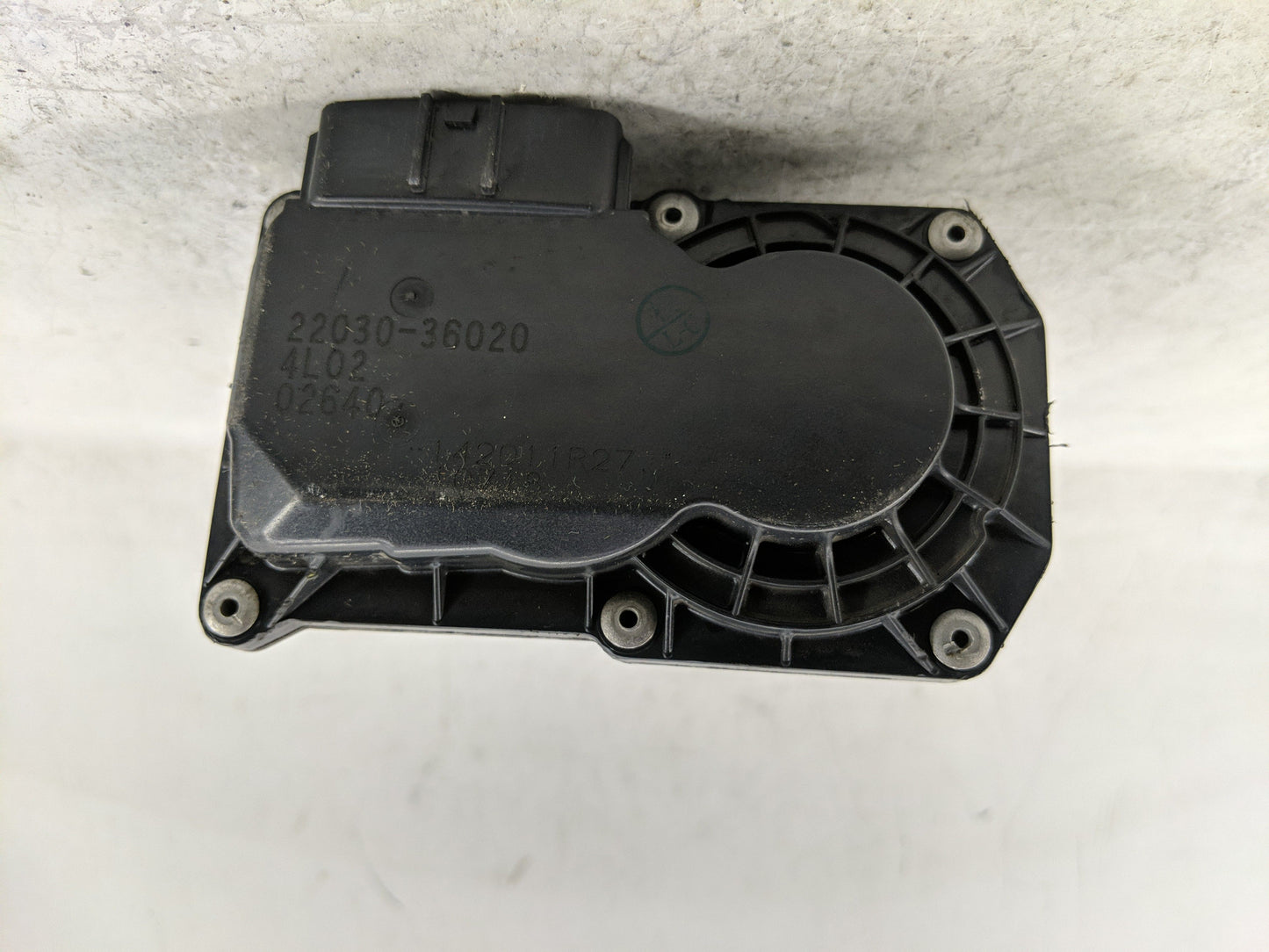 2013-2018 Toyota Avalon Throttle Body P/N:22030-36020 Fits Fits 2012 2013 2014 2015 2016 2017 2018 2019 2020 2021 OEM Used A