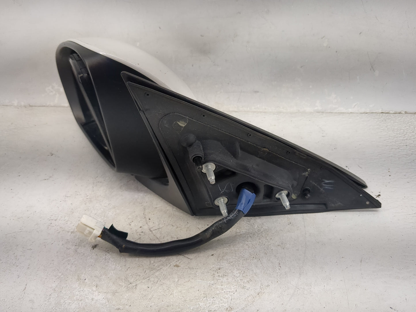 2011 Toyota Avalon Driver Side View Mirror - Left Door Mirror OEM Used - Oemusedautoparts1.com