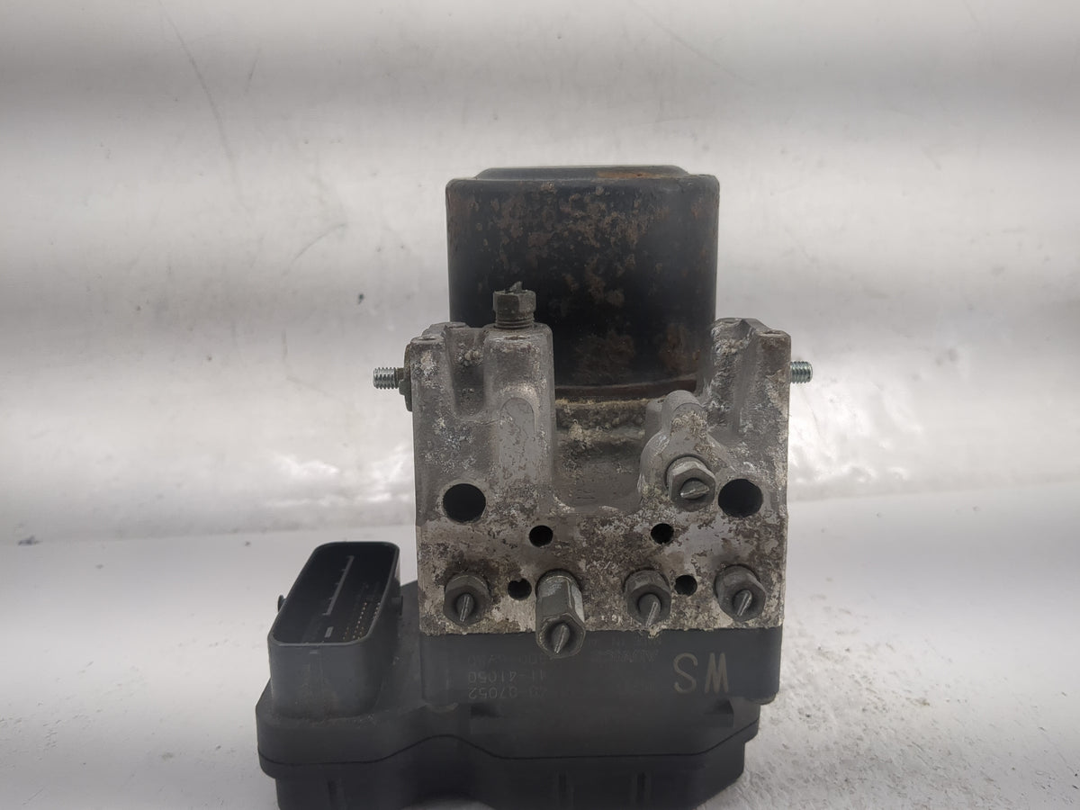 2011 Toyota Avalon Anti-Lock Brake ABS Pump Module Actuator OEM P/N:44510-07050 11-41060 Fits OEM Used Auto Parts - Oemuseda