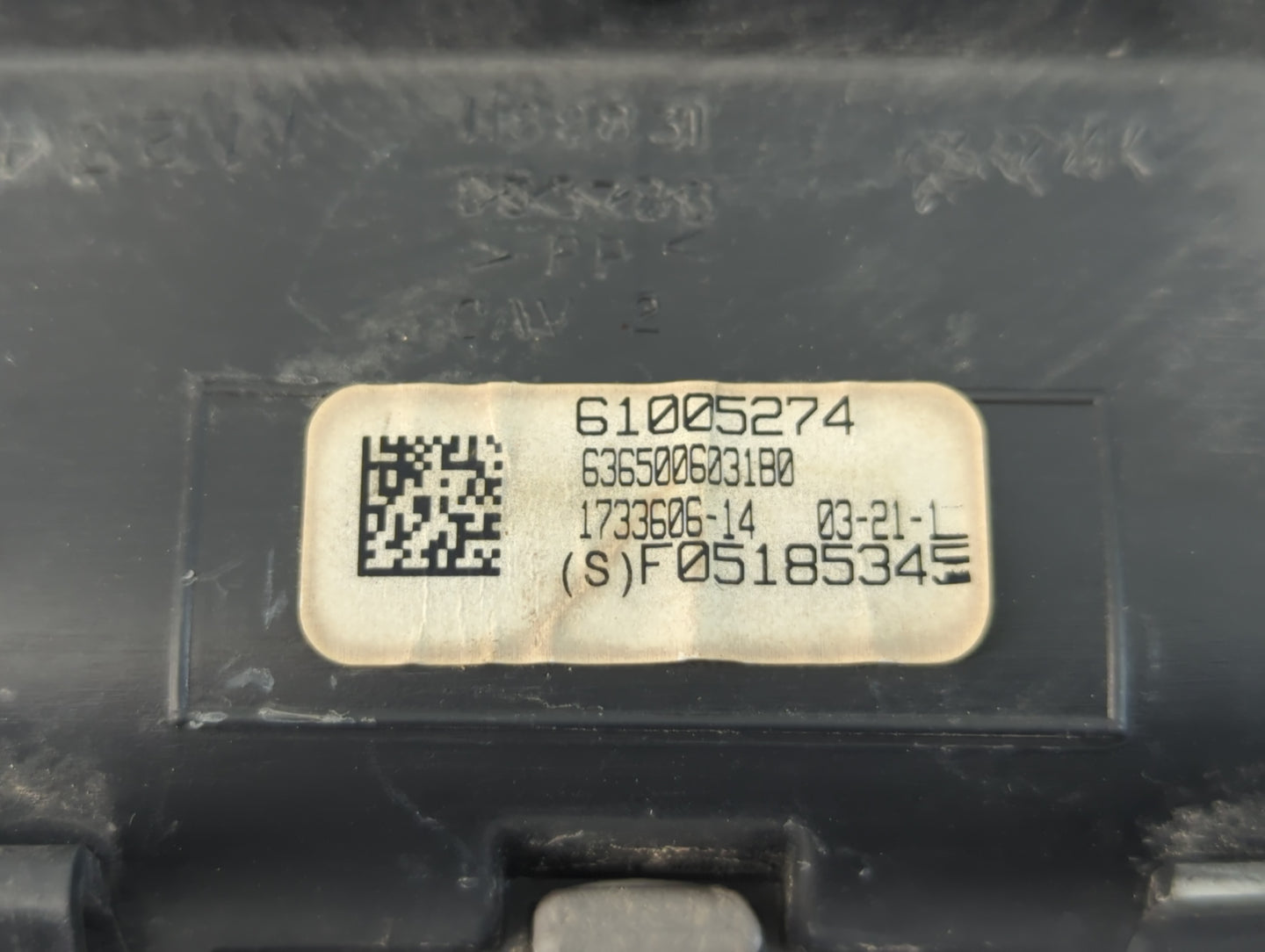 2011 Toyota Camry Overhead Roof Console - Oemusedautoparts1.com