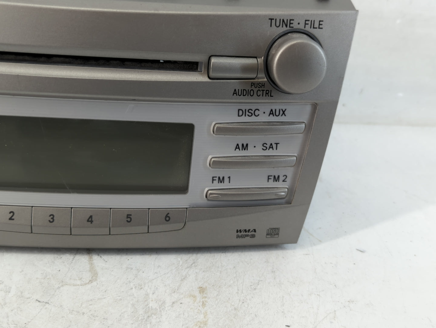 2010-2011 Toyota Camry Radio AM FM Cd Player Receiver Replacement P/N:86120-06480 Fits OEM Used Auto Parts - Oemusedautopart