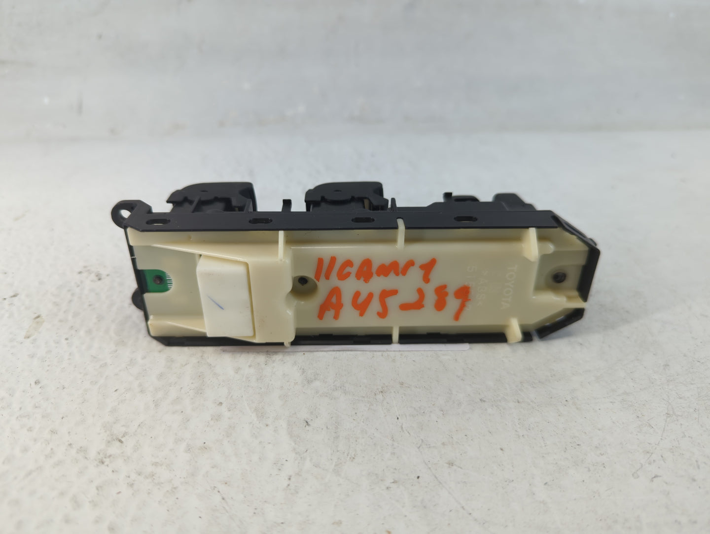 2010-2011 Toyota Camry Master Power Window Switch Replacement Driver Side Left P/N:515512 Fits OEM Used Auto Parts - Oemused