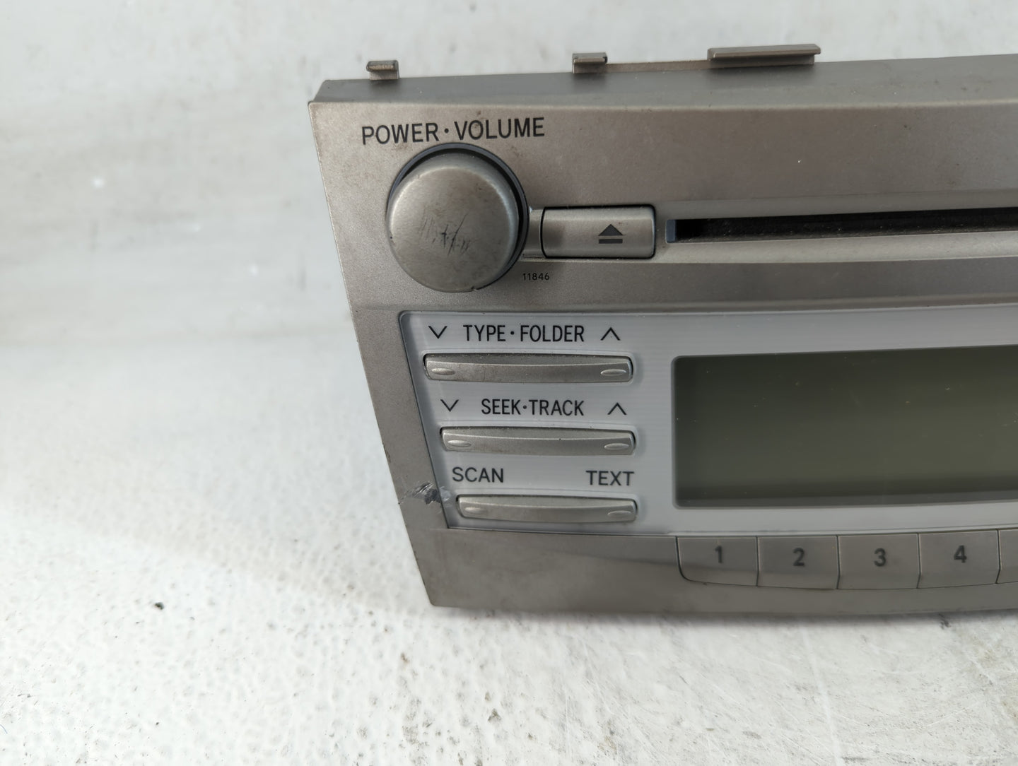2010-2011 Toyota Camry Radio AM FM Cd Player Receiver Replacement P/N:86120-06480 Fits Fits 2010 2011 OEM Used Auto Parts - 