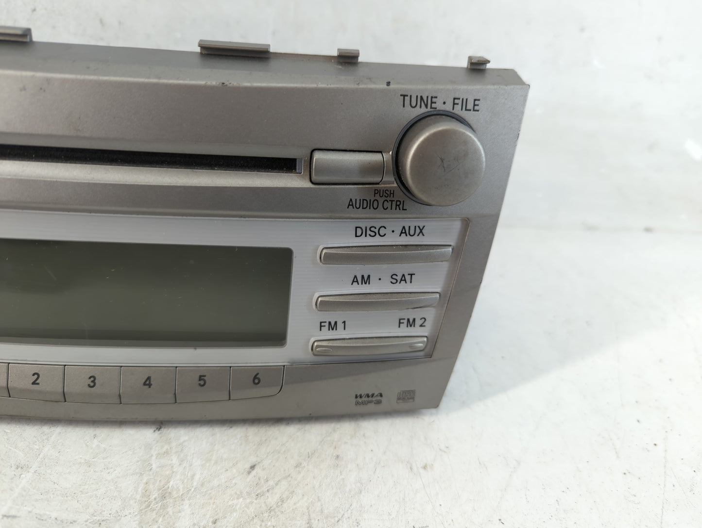 2010-2011 Toyota Camry Radio AM FM Cd Player Receiver Replacement P/N:86120-06480 Fits Fits 2010 2011 OEM Used Auto Parts - 