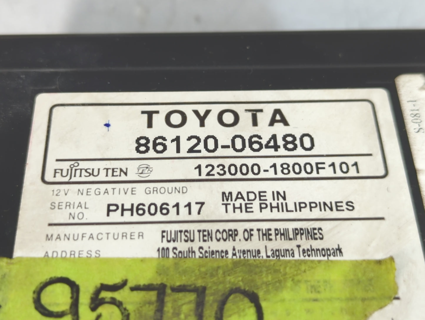 2010-2011 Toyota Camry Radio AM FM Cd Player Receiver Replacement P/N:86120-06480 Fits Fits 2010 2011 OEM Used Auto Parts - 