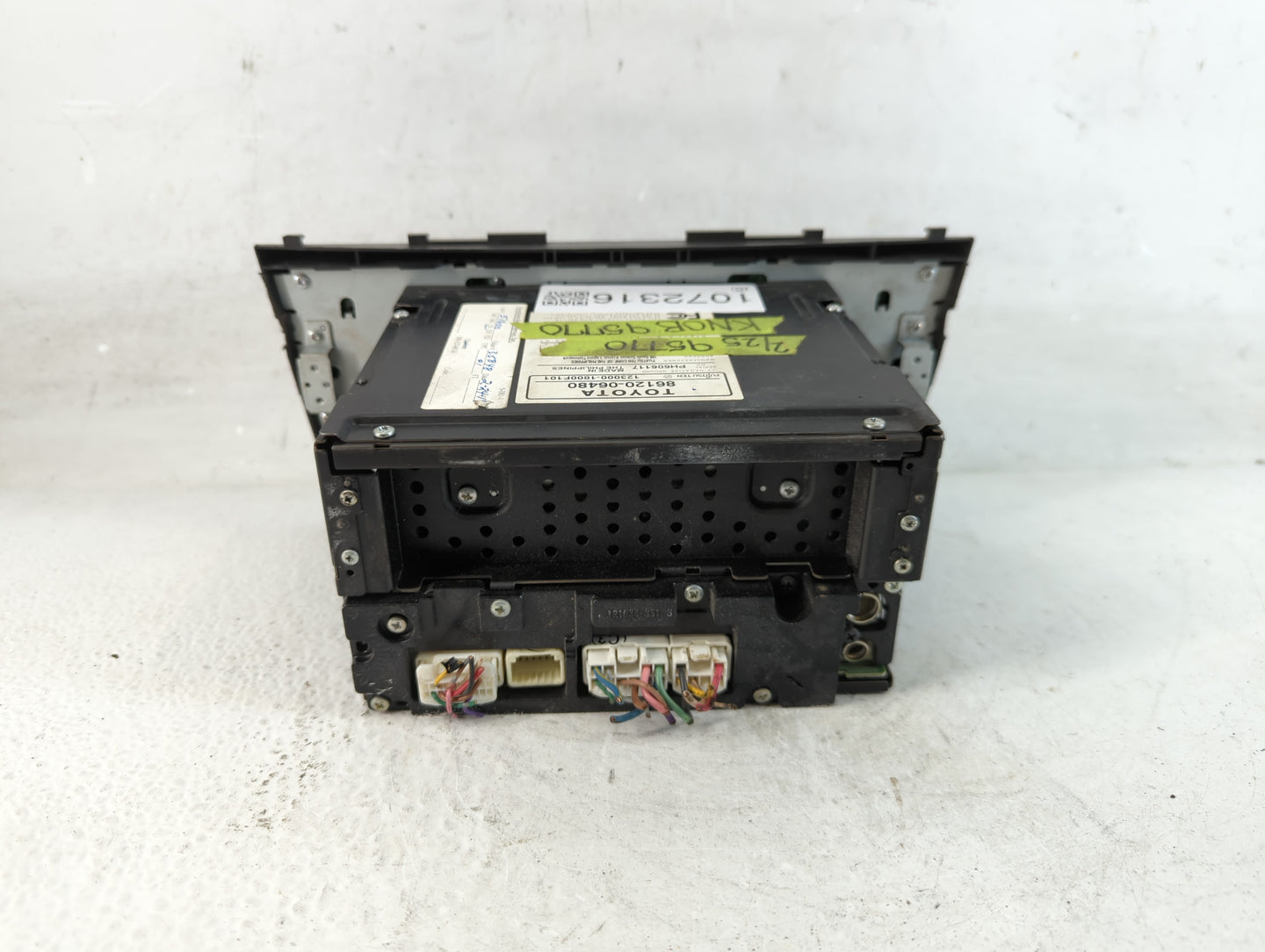 2010-2011 Toyota Camry Radio AM FM Cd Player Receiver Replacement P/N:86120-06480 Fits Fits 2010 2011 OEM Used Auto Parts - 