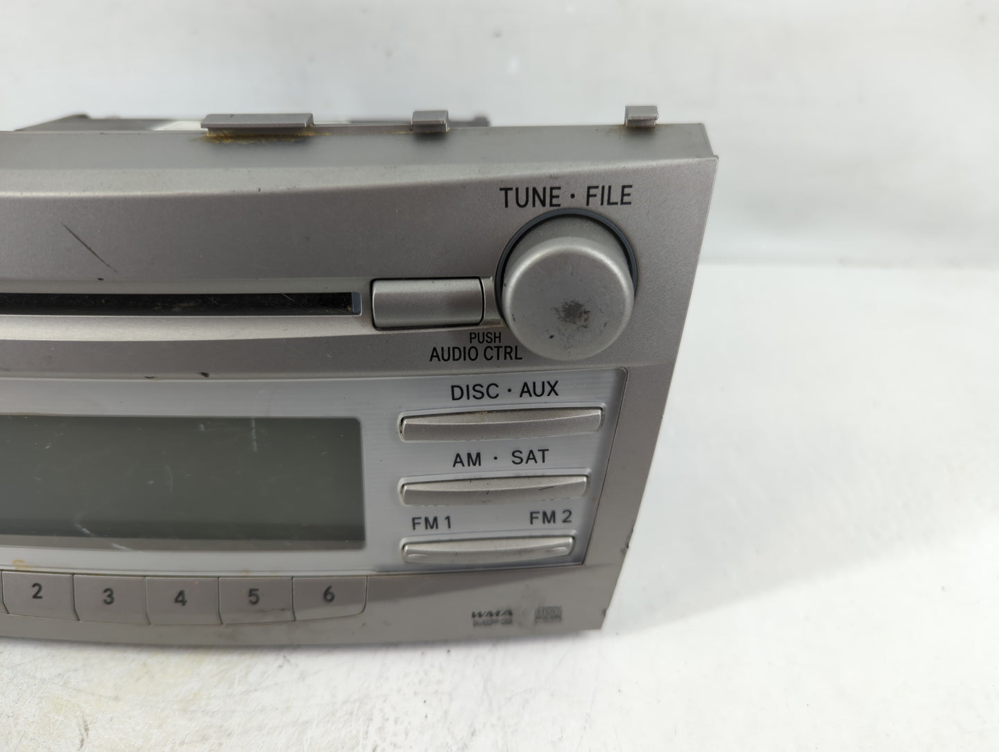 2010-2011 Toyota Camry Radio AM FM Cd Player Receiver Replacement P/N:86120-06480 Fits OEM Used Auto Parts - Oemusedautopart