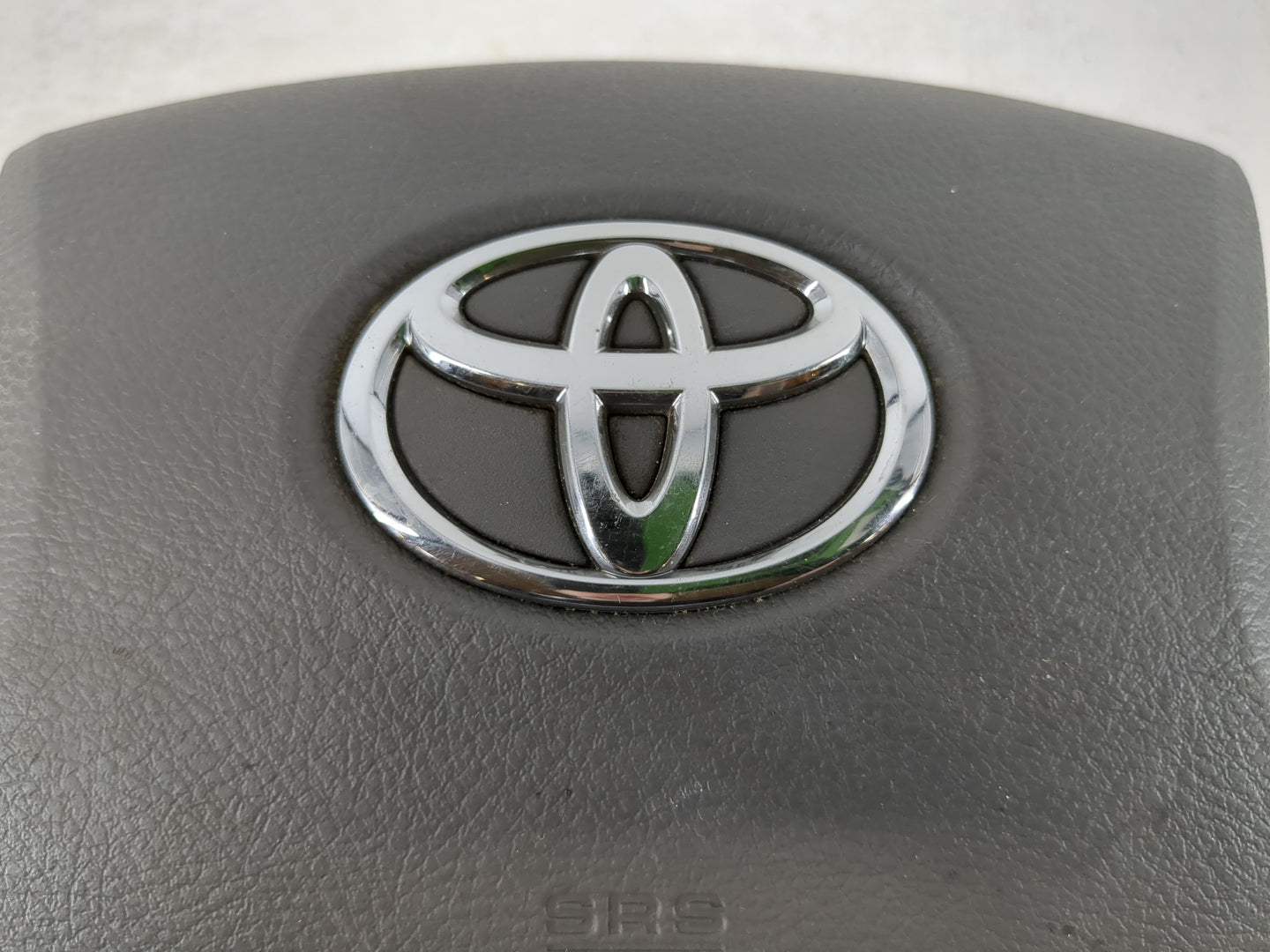 2007-2011 Toyota Camry Air Bag Driver Left Steering Wheel Mounted Fits Fits 2007 2008 2009 2010 2011 OEM Used Auto Parts - O