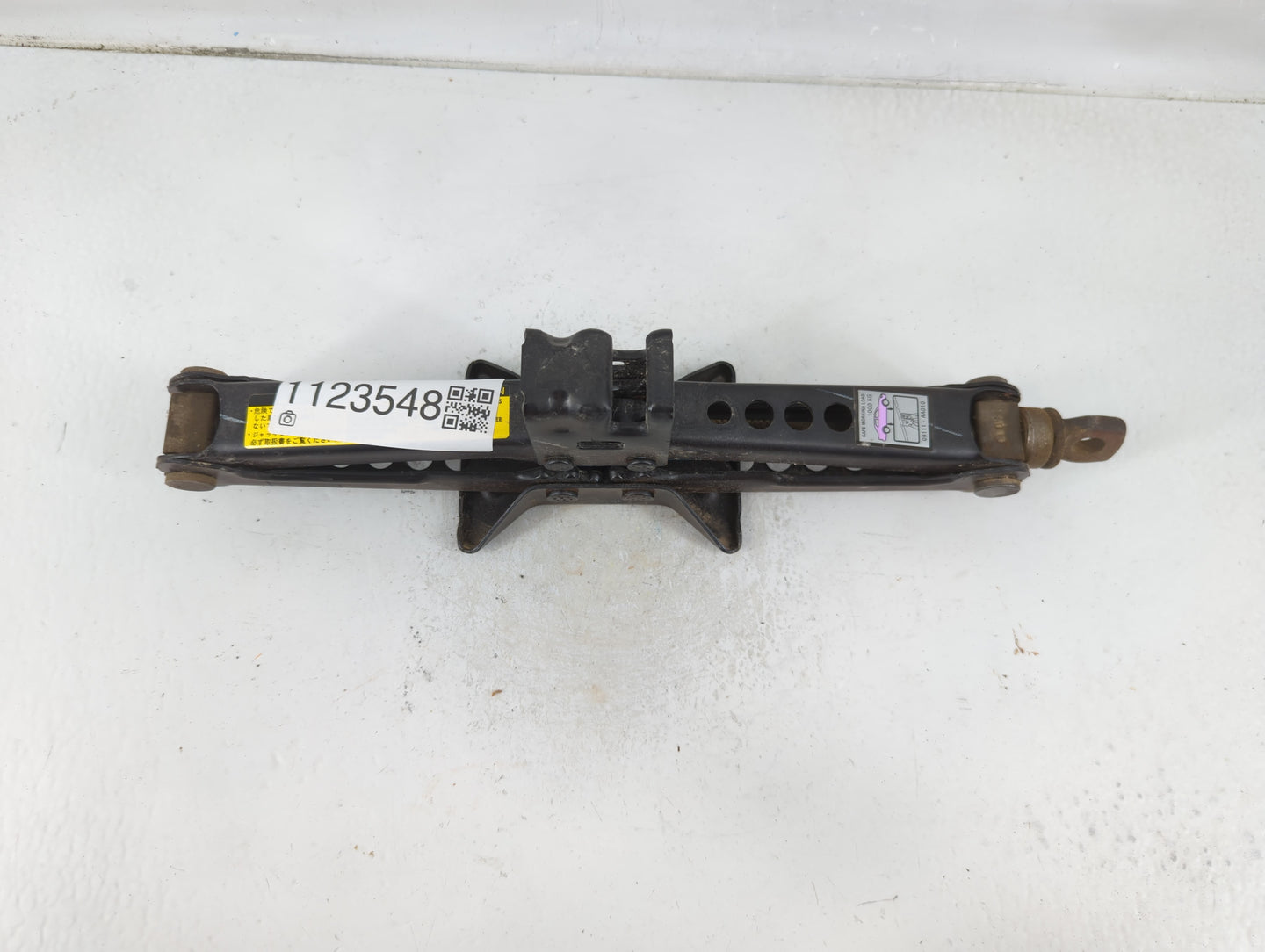2011 Toyota Camry Spare Scissor Car Jack - Oemusedautoparts1.com