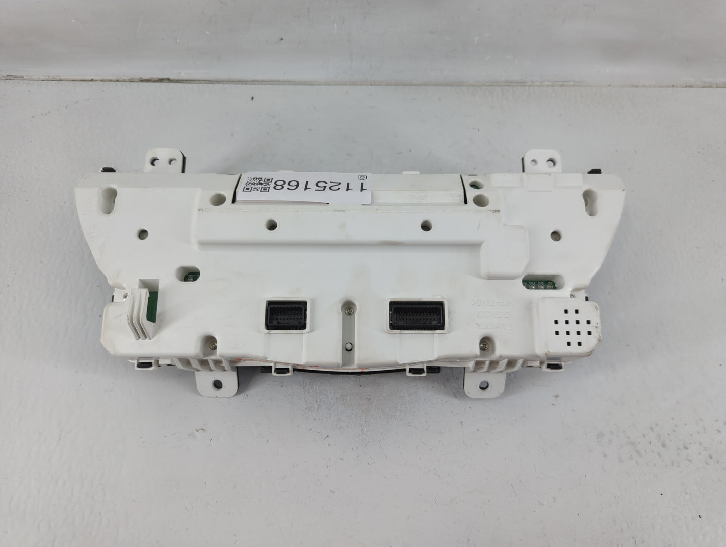2010-2011 Toyota Camry Instrument Cluster Speedometer Gauges P/N:83800-06J50 Fits Fits 2010 2011 OEM Used Auto Parts - Oemus