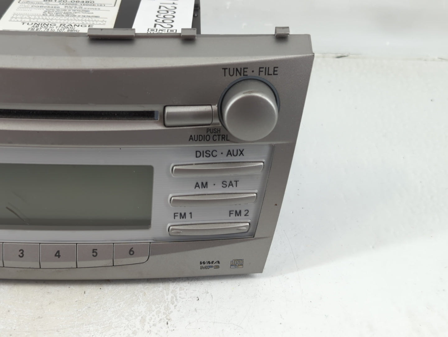 2010-2011 Toyota Camry Radio AM FM Cd Player Receiver Replacement P/N:86120-06480 Fits Fits 2010 2011 OEM Used Auto Parts - 