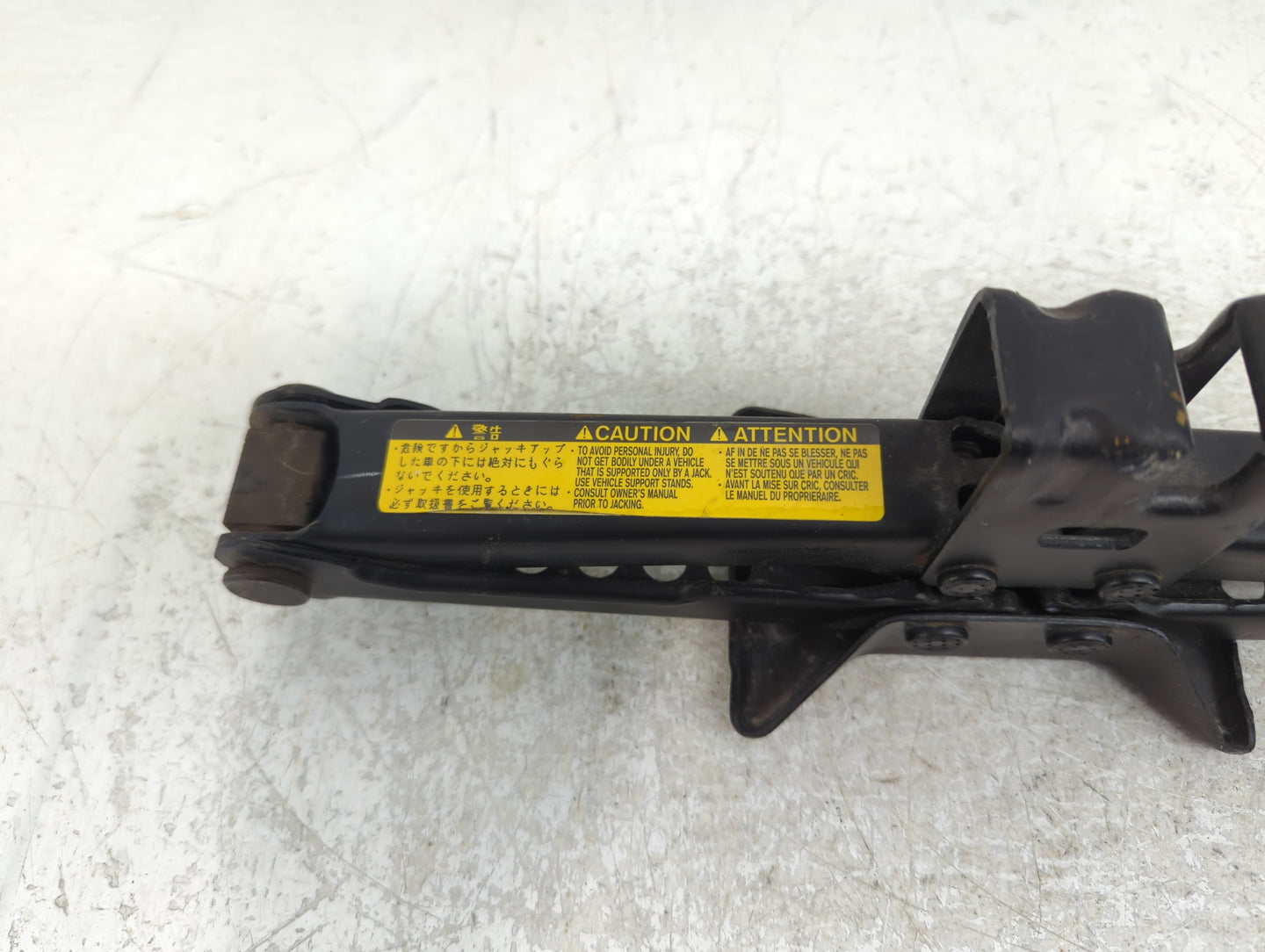 2011 Toyota Camry Spare Scissor Car Jack 1157459 - Oemusedautoparts1.com