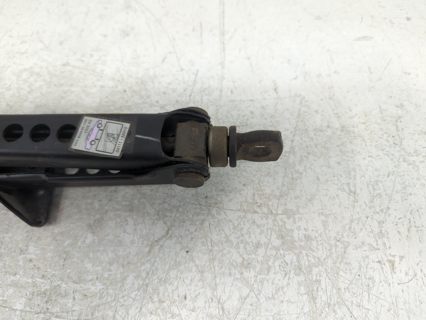 2011 Toyota Camry Spare Scissor Car Jack 1157459 - Oemusedautoparts1.com