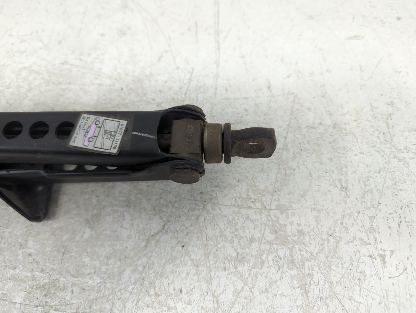 2011 Toyota Camry Spare Scissor Car Jack 1157459 - Oemusedautoparts1.com