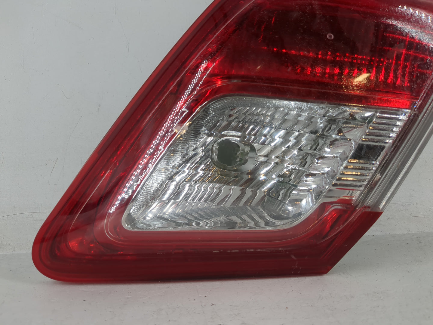 2011 Toyota Camry Driver Left Side Deck Lid Mounted Tail Light - Oemusedautoparts1.com