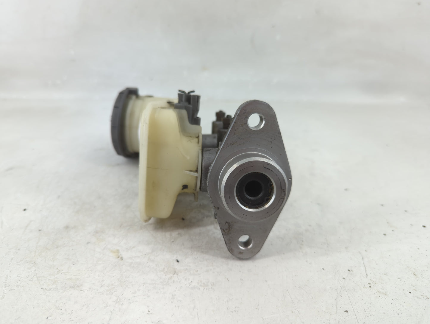 2007-2011 Toyota Camry Brake Master Cylinder 1208550 - Oemusedautoparts1.com