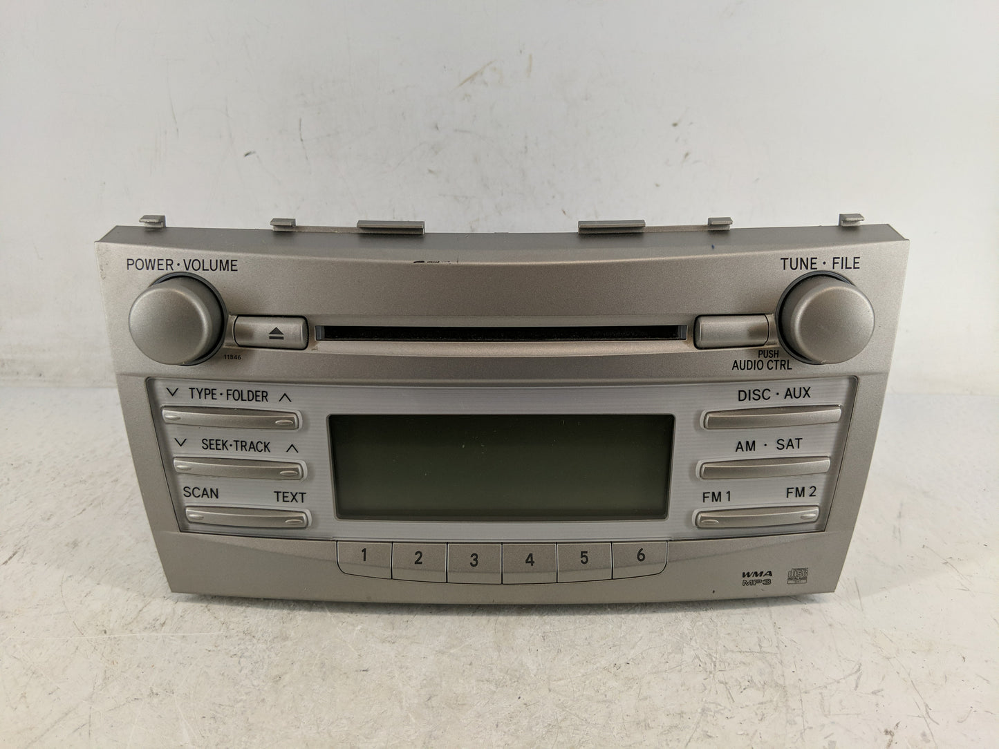 2010-2011 Toyota Camry Radio AM FM Cd Player Receiver Replacement P/N:86120-06480 Fits Fits 2010 2011 OEM Used Auto Parts - 