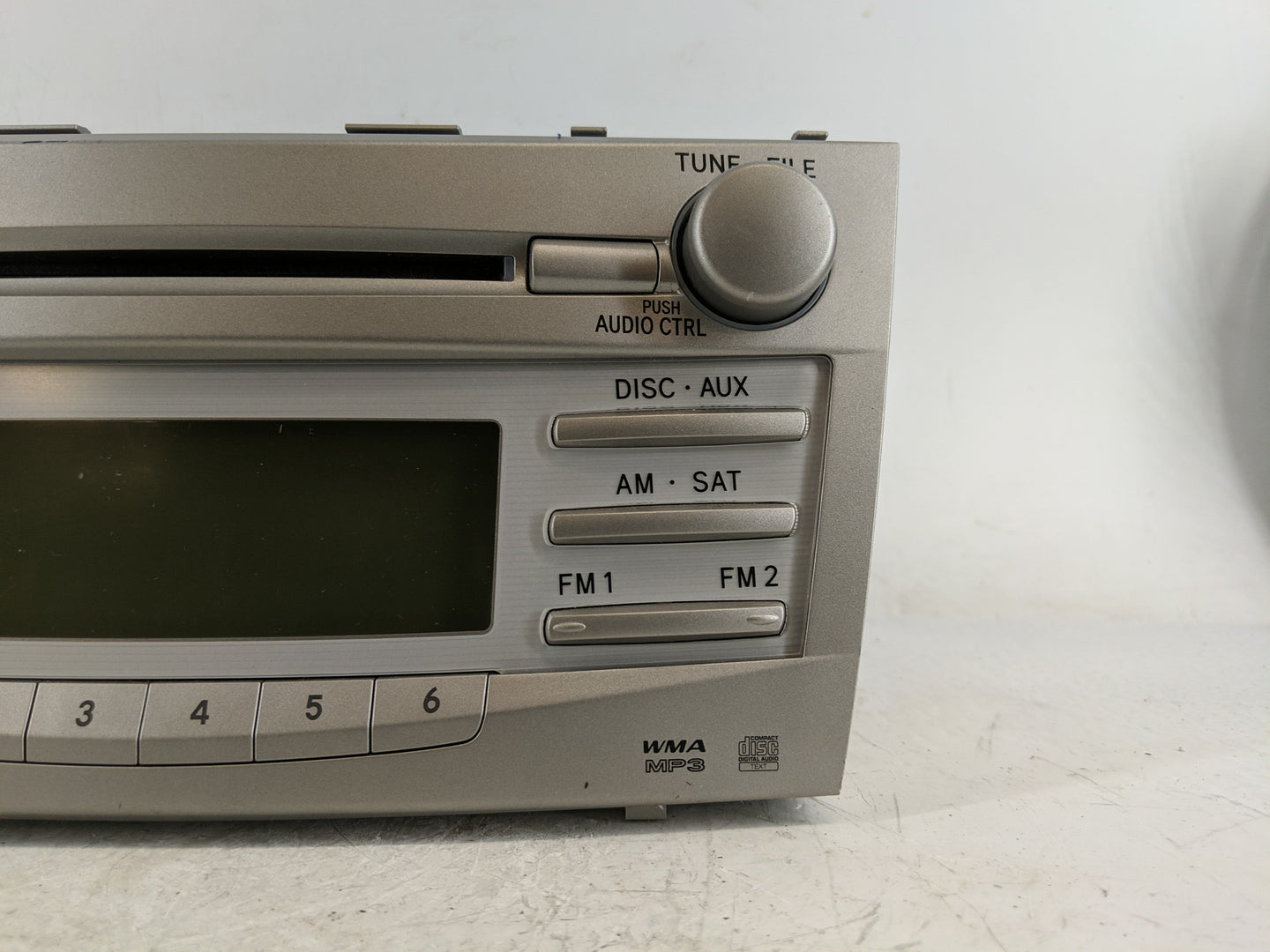 2010-2011 Toyota Camry Radio AM FM Cd Player Receiver Replacement P/N:86120-06480 Fits Fits 2010 2011 OEM Used Auto Parts - 
