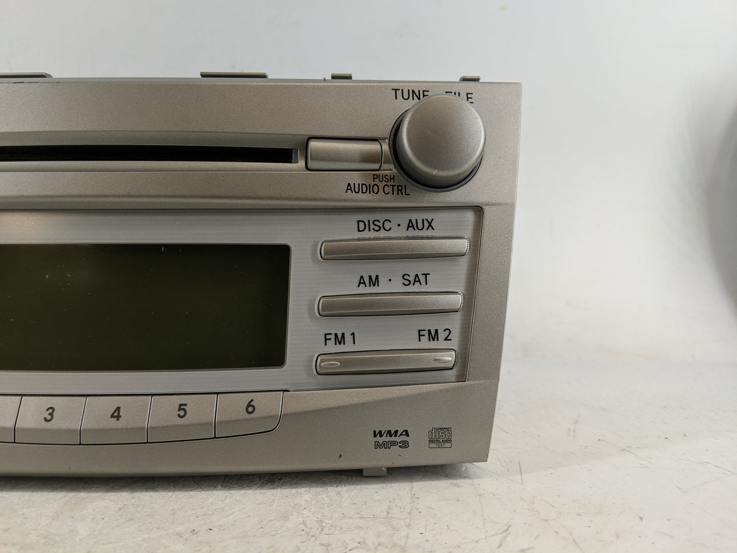 2010-2011 Toyota Camry Radio AM FM Cd Player Receiver Replacement P/N:86120-06480 Fits Fits 2010 2011 OEM Used Auto Parts - 