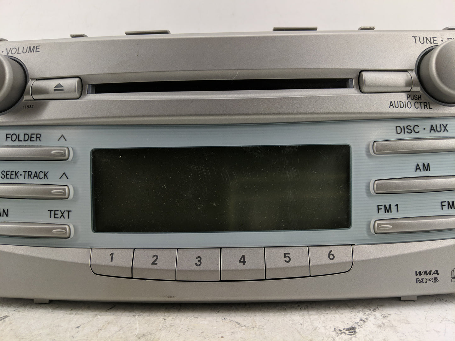 2010-2011 Toyota Camry Radio AM FM Cd Player Receiver Replacement P/N:86120-06181 Fits Fits 2010 2011 OEM Used Auto Parts - 