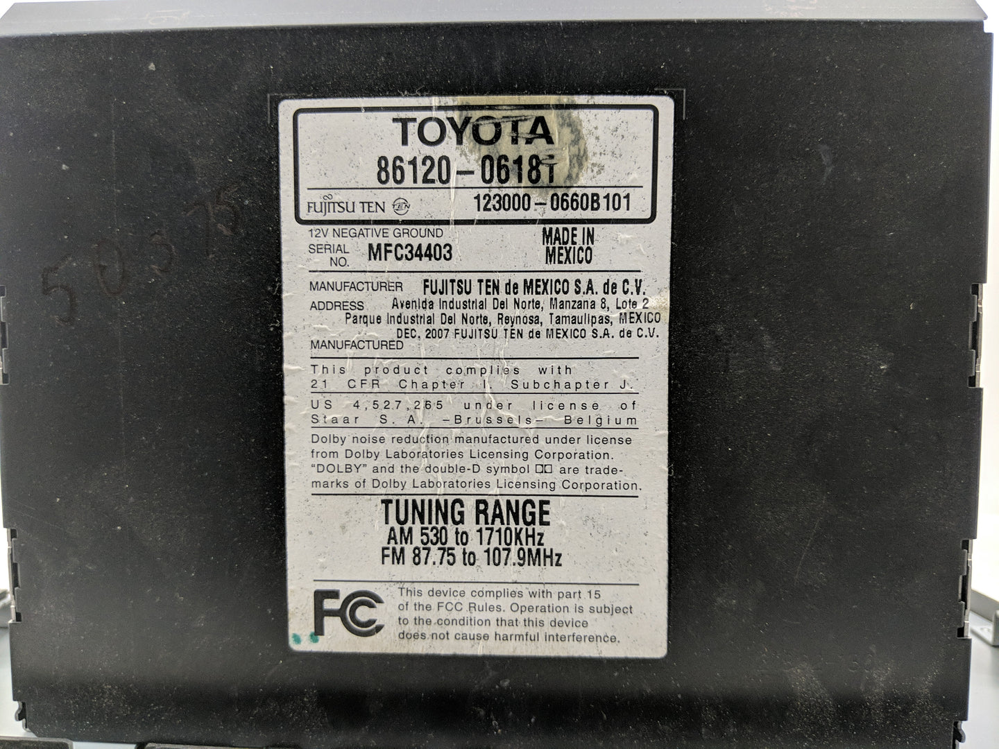 2010-2011 Toyota Camry Radio AM FM Cd Player Receiver Replacement P/N:86120-06181 Fits Fits 2010 2011 OEM Used Auto Parts - 