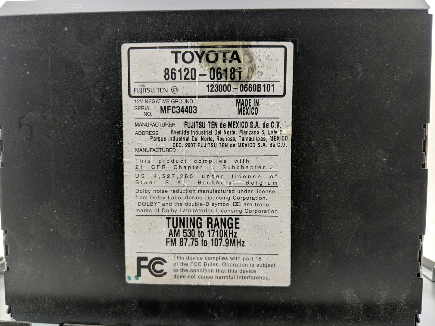 2010-2011 Toyota Camry Radio AM FM Cd Player Receiver Replacement P/N:86120-06181 Fits Fits 2010 2011 OEM Used Auto Parts - 