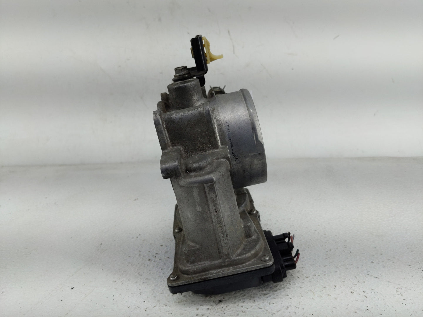 2010-2017 Toyota Camry Throttle Body P/N:22030-0V010 Fits Fits 2009 2010 2011 2012 2013 2014 2015 2016 2017 2018 2019 OEM Us