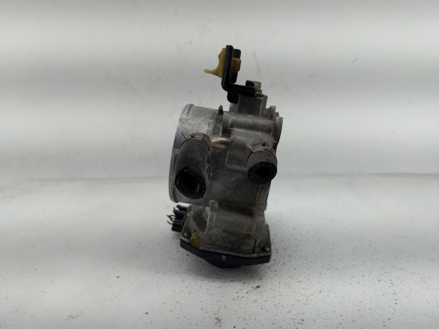 2010-2017 Toyota Camry Throttle Body P/N:22030-0V010 Fits Fits 2009 2010 2011 2012 2013 2014 2015 2016 2017 2018 2019 OEM Us