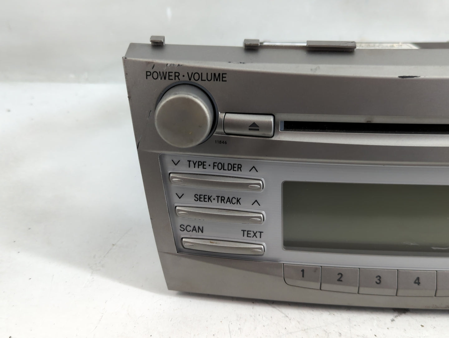 2010-2011 Toyota Camry Radio AM FM Cd Player Receiver Replacement P/N:86120-06480 Fits Fits 2010 2011 OEM Used Auto Parts - 