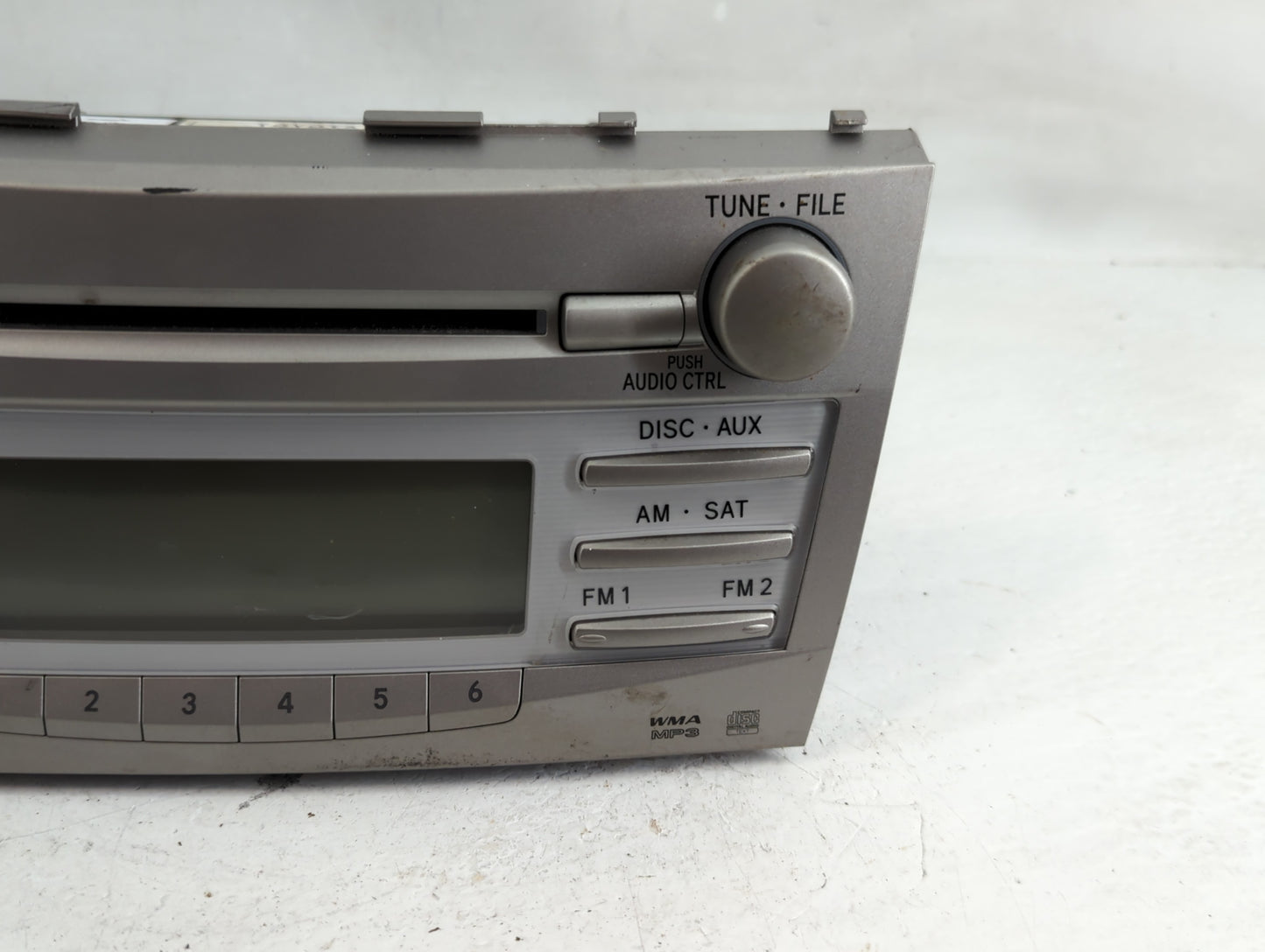 2010-2011 Toyota Camry Radio AM FM Cd Player Receiver Replacement P/N:86120-06480 Fits Fits 2010 2011 OEM Used Auto Parts - 