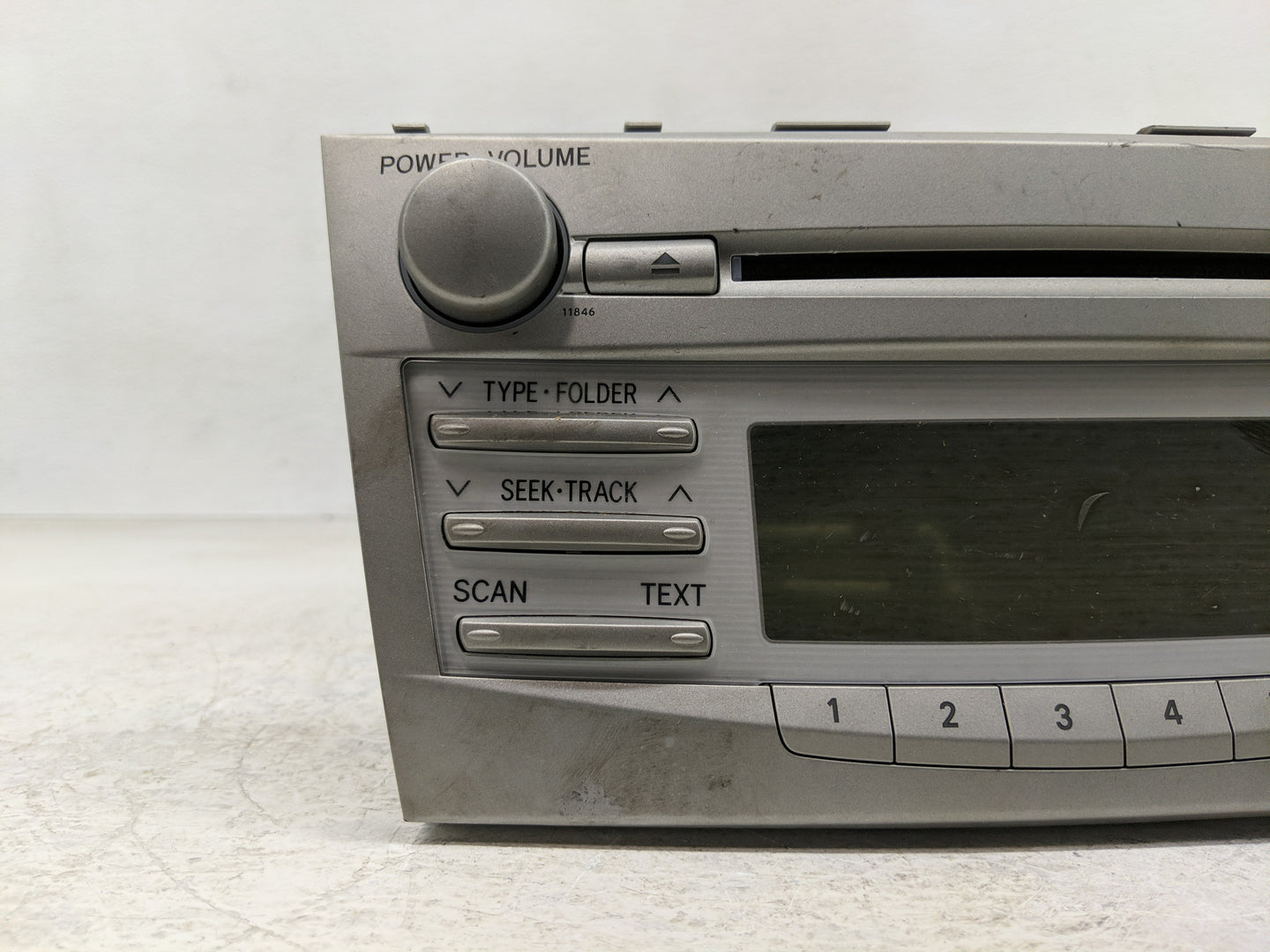 2010-2011 Toyota Camry Radio AM FM Cd Player Receiver Replacement P/N:86120-06480 Fits Fits 2010 2011 OEM Used Auto Parts - 