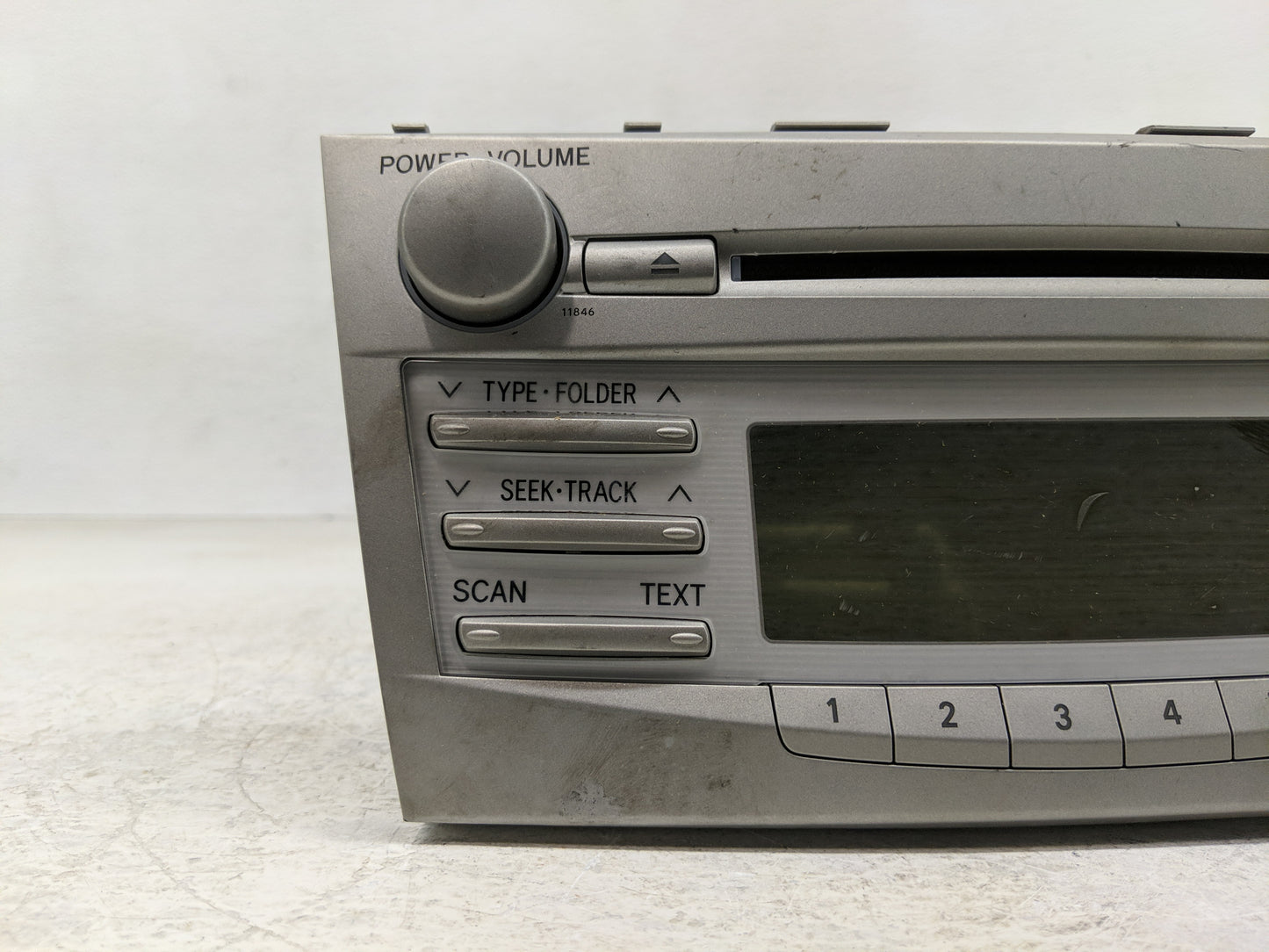 2010-2011 Toyota Camry Radio AM FM Cd Player Receiver Replacement P/N:86120-06480 Fits Fits 2010 2011 OEM Used Auto Parts - 
