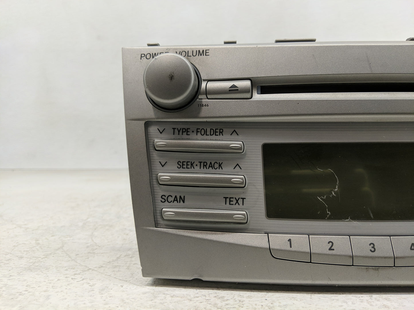2010-2011 Toyota Camry Radio AM FM Cd Player Receiver Replacement P/N:86120-06480 Fits Fits 2010 2011 OEM Used Auto Parts - 