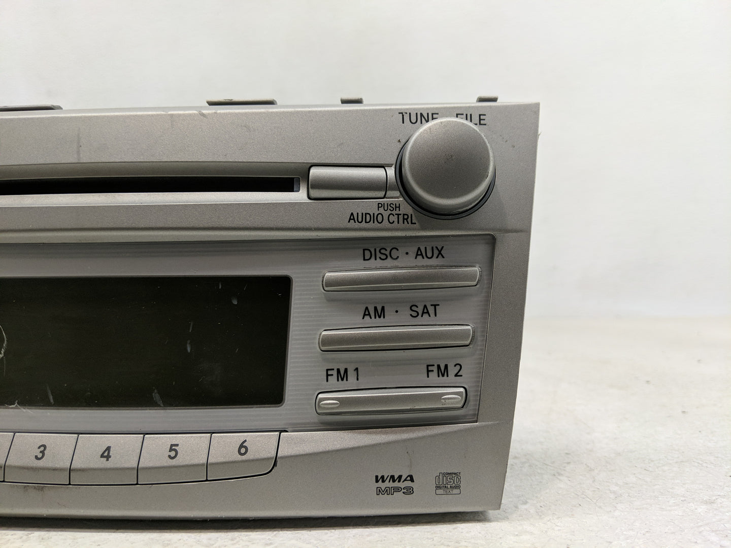 2010-2011 Toyota Camry Radio AM FM Cd Player Receiver Replacement P/N:86120-06480 Fits Fits 2010 2011 OEM Used Auto Parts - 