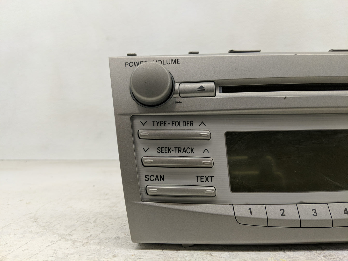 2010-2011 Toyota Camry Radio AM FM Cd Player Receiver Replacement P/N:86120-06480 Fits Fits 2010 2011 OEM Used Auto Parts - 