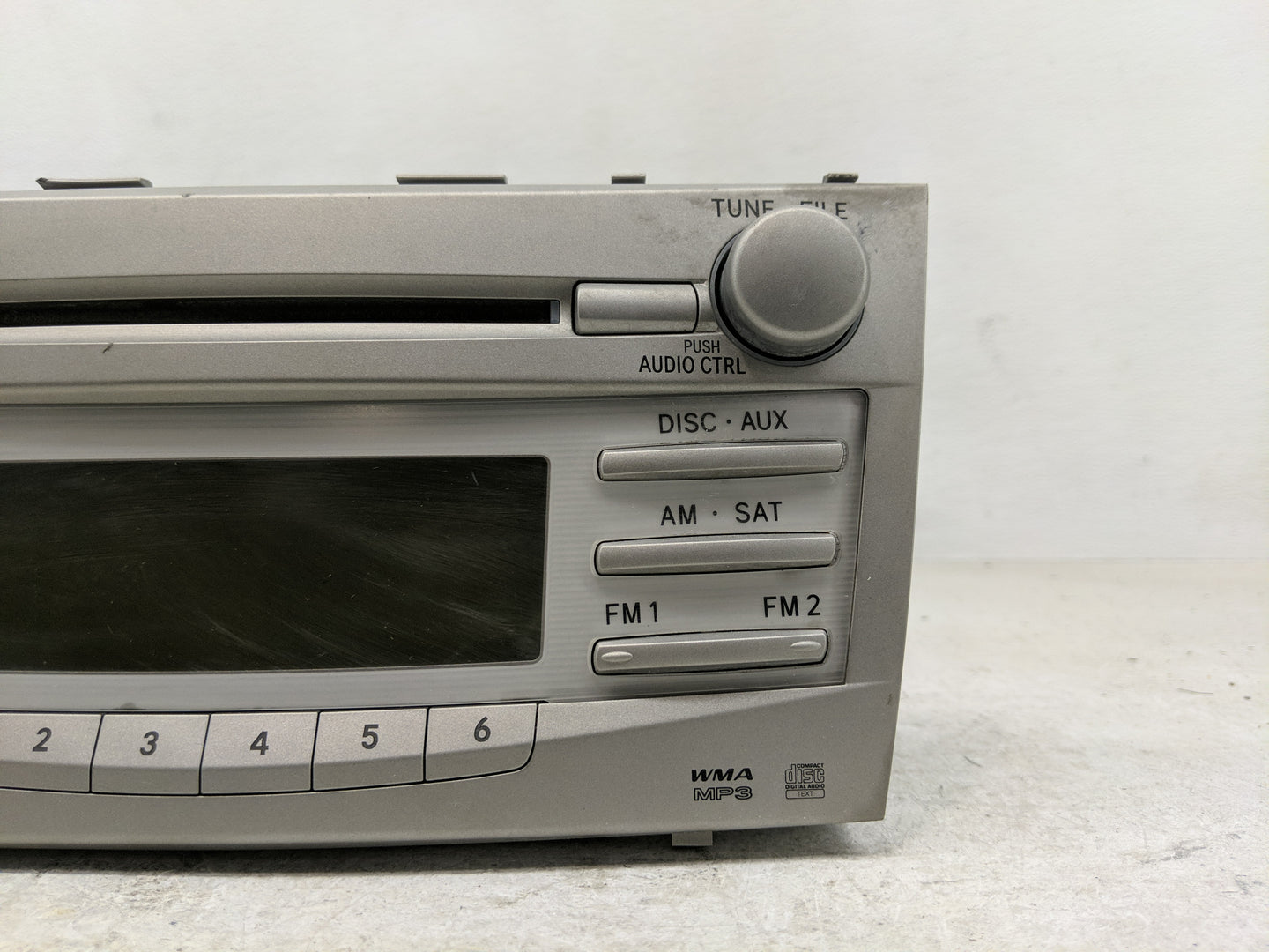 2010-2011 Toyota Camry Radio AM FM Cd Player Receiver Replacement P/N:86120-06480 Fits Fits 2010 2011 OEM Used Auto Parts - 