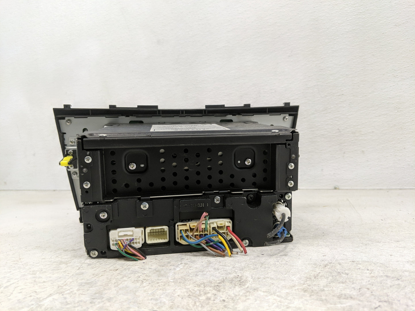 2010-2011 Toyota Camry Radio AM FM Cd Player Receiver Replacement P/N:86120-06480 Fits Fits 2010 2011 OEM Used Auto Parts - 