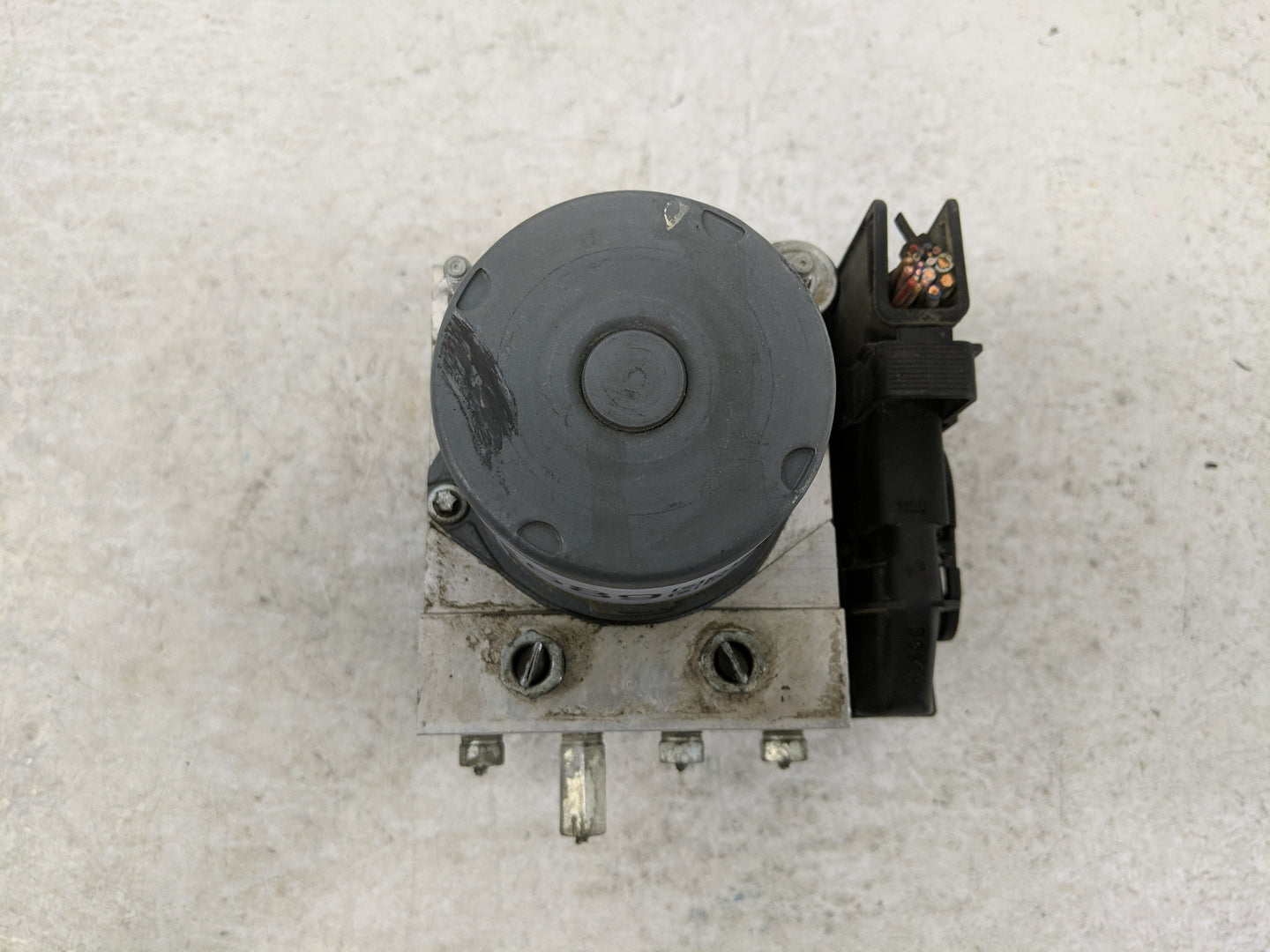 2010-2011 Toyota Camry ABS Pump Control Module Replacement P/N:0 265 951 196 Fits Fits 2010 2011 OEM Used Auto Parts - Oemus