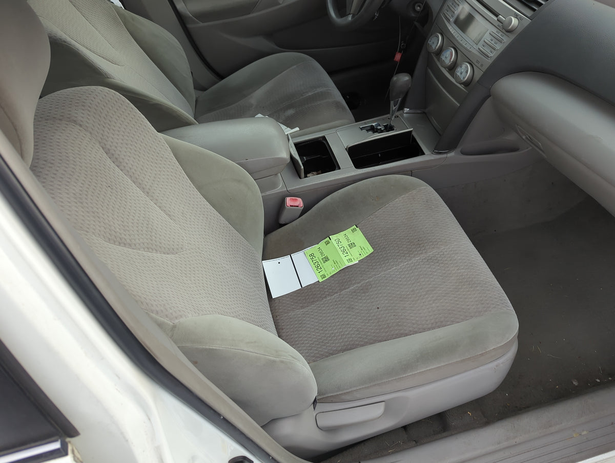 2010-2011 Toyota Camry Passenger Front Seat Oem - Oemusedautoparts1.com