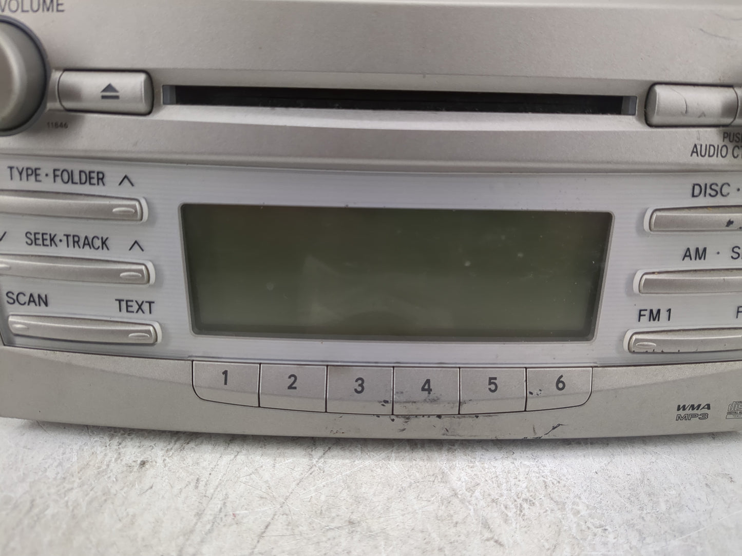2010-2011 Toyota Camry Radio AM FM Cd Player Receiver Replacement P/N:86120-06480 Fits Fits 2010 2011 OEM Used Auto Parts - 