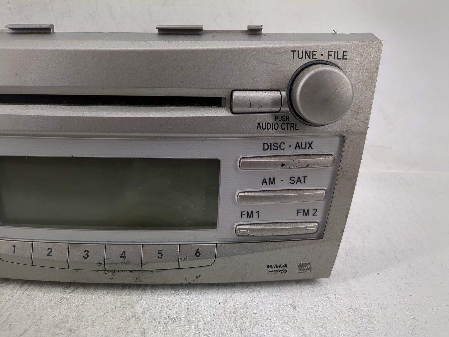 2010-2011 Toyota Camry Radio AM FM Cd Player Receiver Replacement P/N:86120-06480 Fits Fits 2010 2011 OEM Used Auto Parts - 