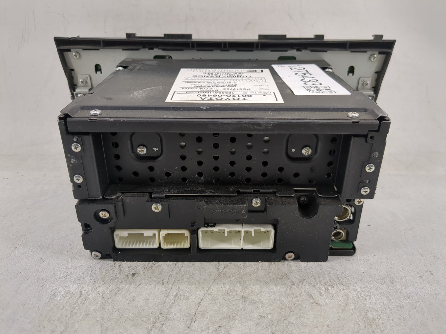 2010-2011 Toyota Camry Radio AM FM Cd Player Receiver Replacement P/N:86120-06480 Fits Fits 2010 2011 OEM Used Auto Parts - 