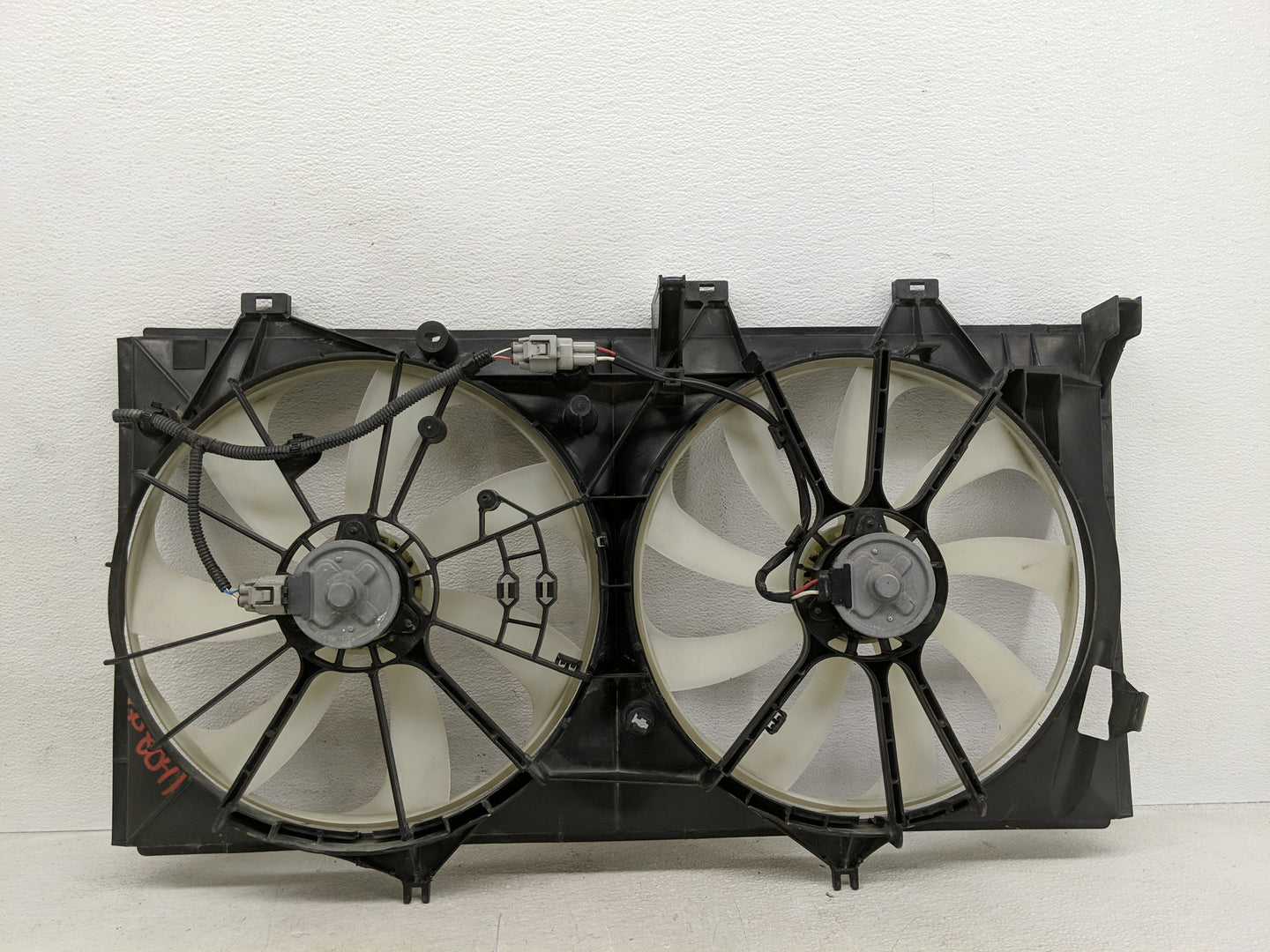 2012-2017 Toyota Camry Electric Radiator Cooling Fan Motor Assembly Fits Fits 2012 2013 2014 2015 2016 2017 OEM Used Auto Pa