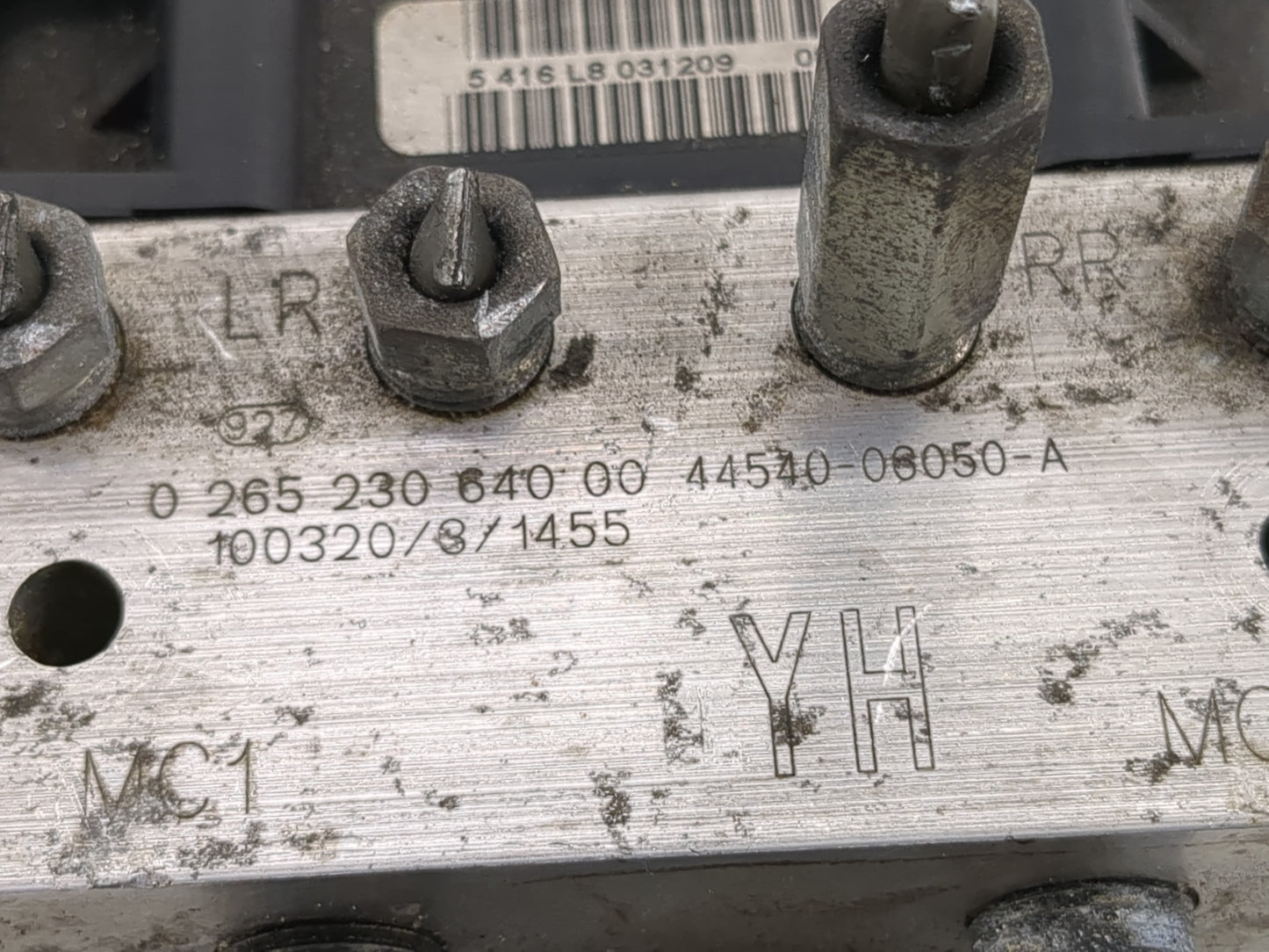 2010-2011 Toyota Camry ABS Pump Control Module Replacement P/N:0 265 230 640 00 44540-06050-A Fits Fits 2010 2011 OEM Used A